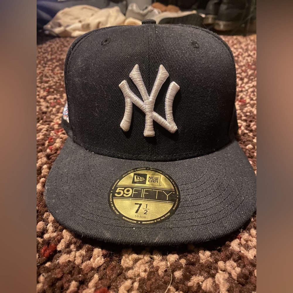 Blue Yankee Fitted hat 7 1/2 sizing